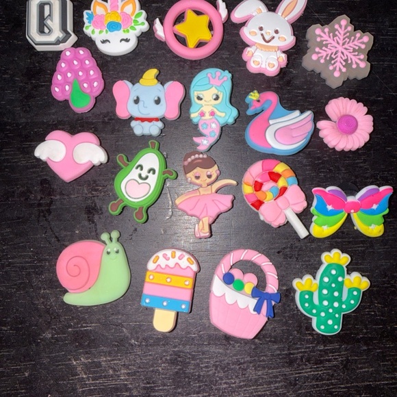 Other - 19pc croc charm set